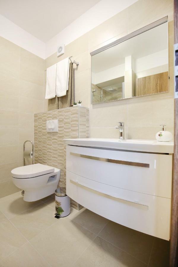 Apartments Madison 扎达尔 外观 照片